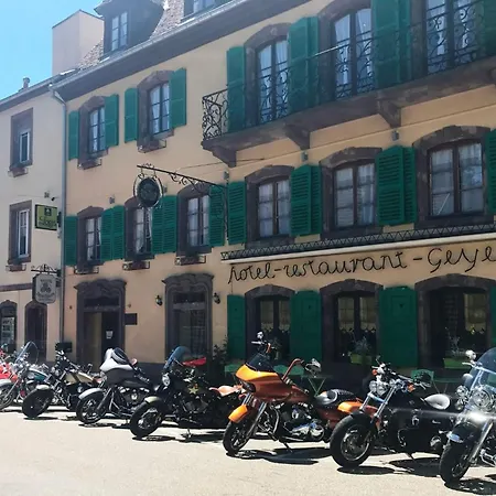 Logis Hotel-Restaurant Aux Trois Roses-3